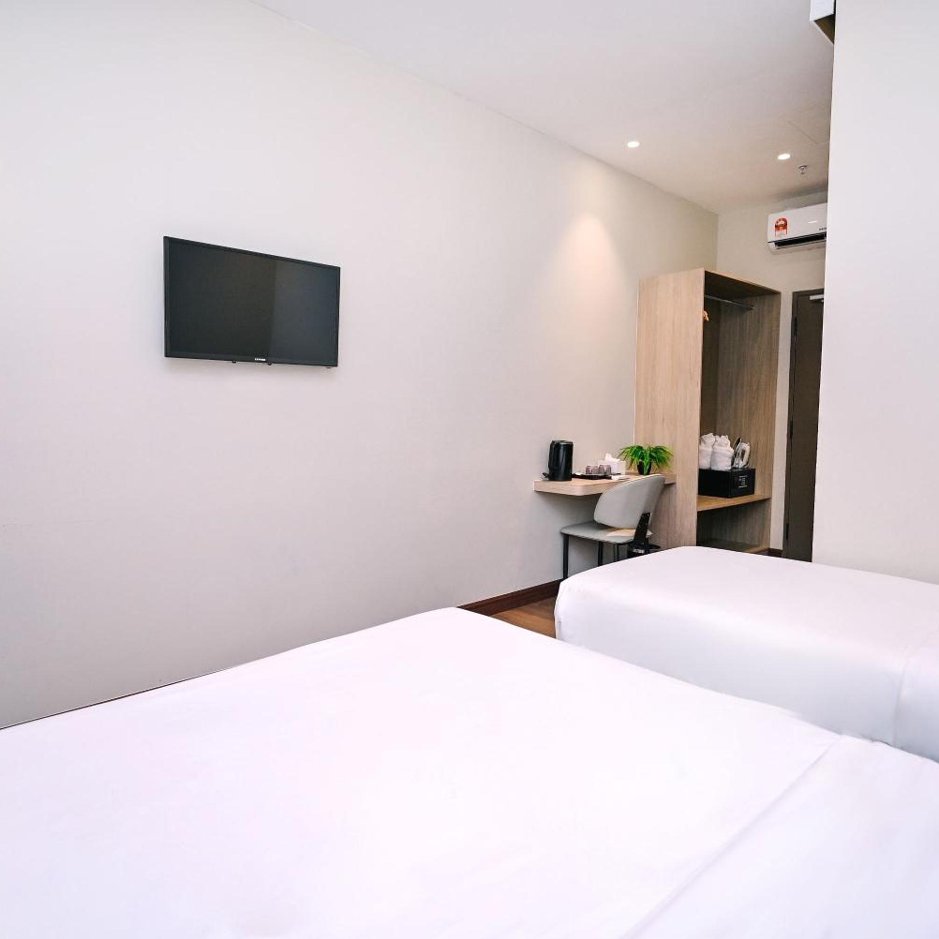 The Hulo Hotel & Gallery 26/59