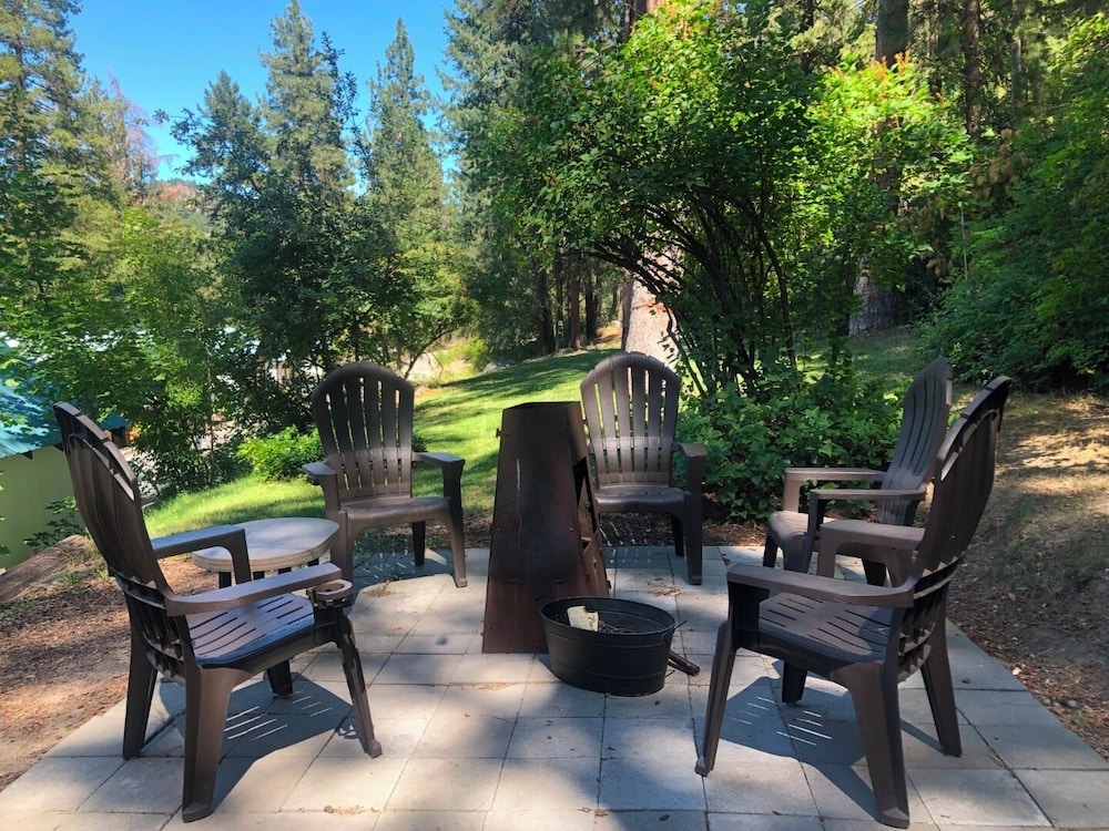 LOGE Leavenworth Downtown 44/50