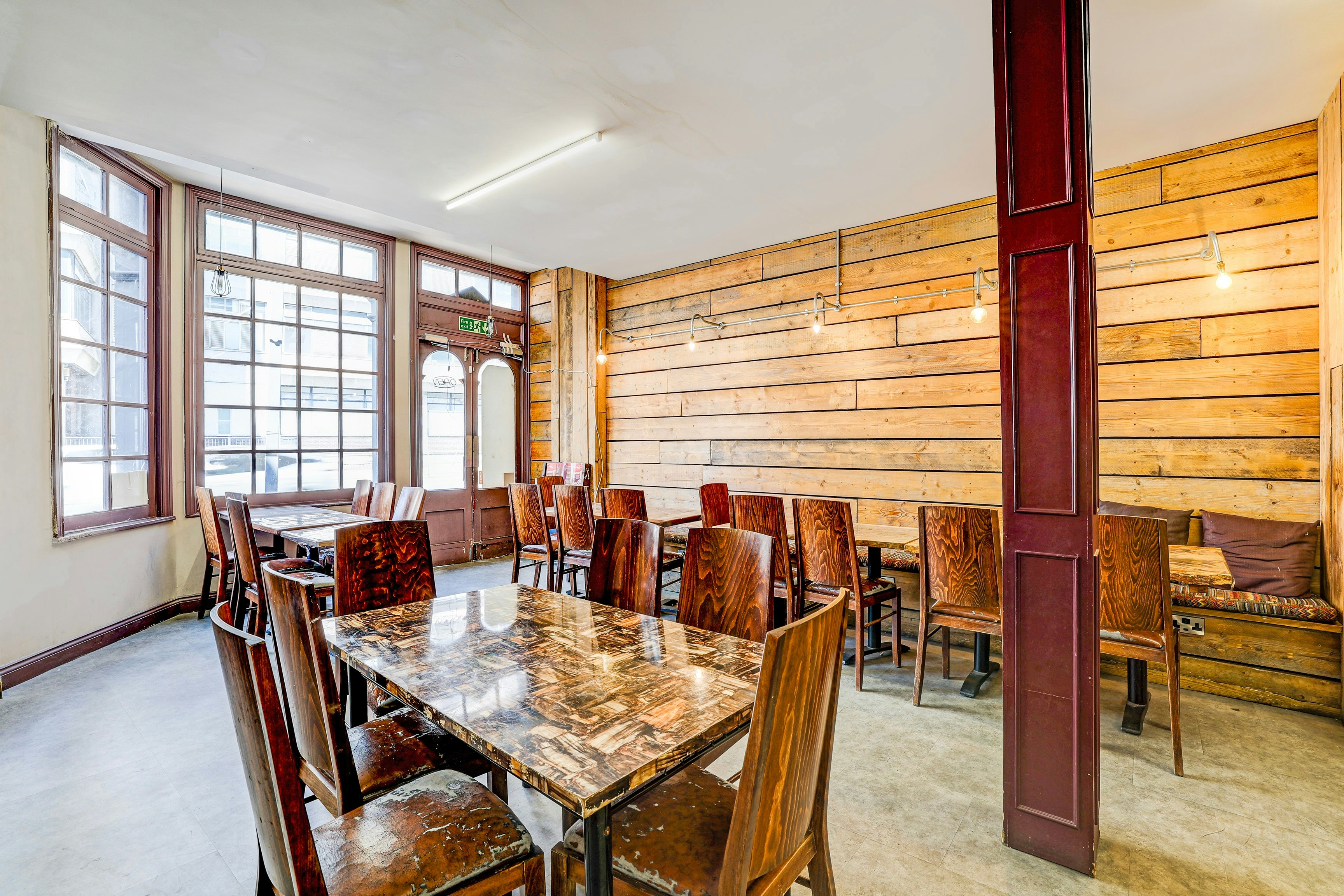 Belvilla Ilford Station Hotel, 4 min from Elizabeth line 40/46