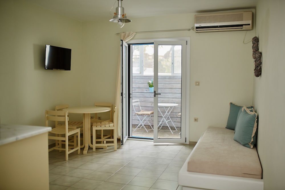 Aelia Apartments 43/61