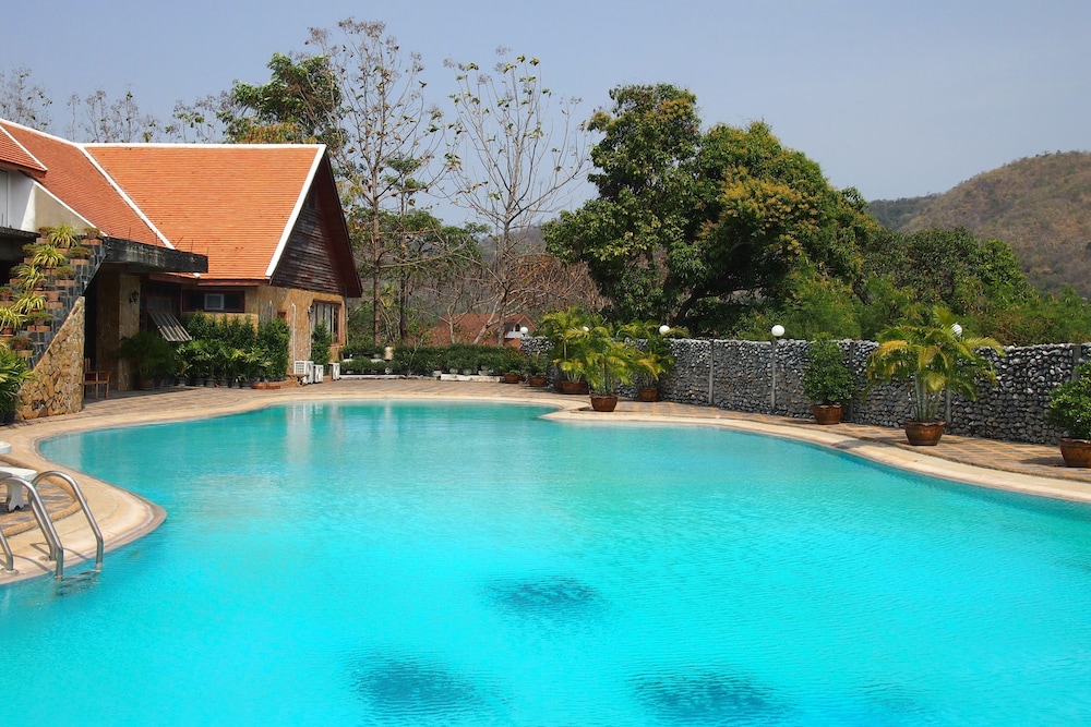 Khao Yai Country Hill Resort 35/37