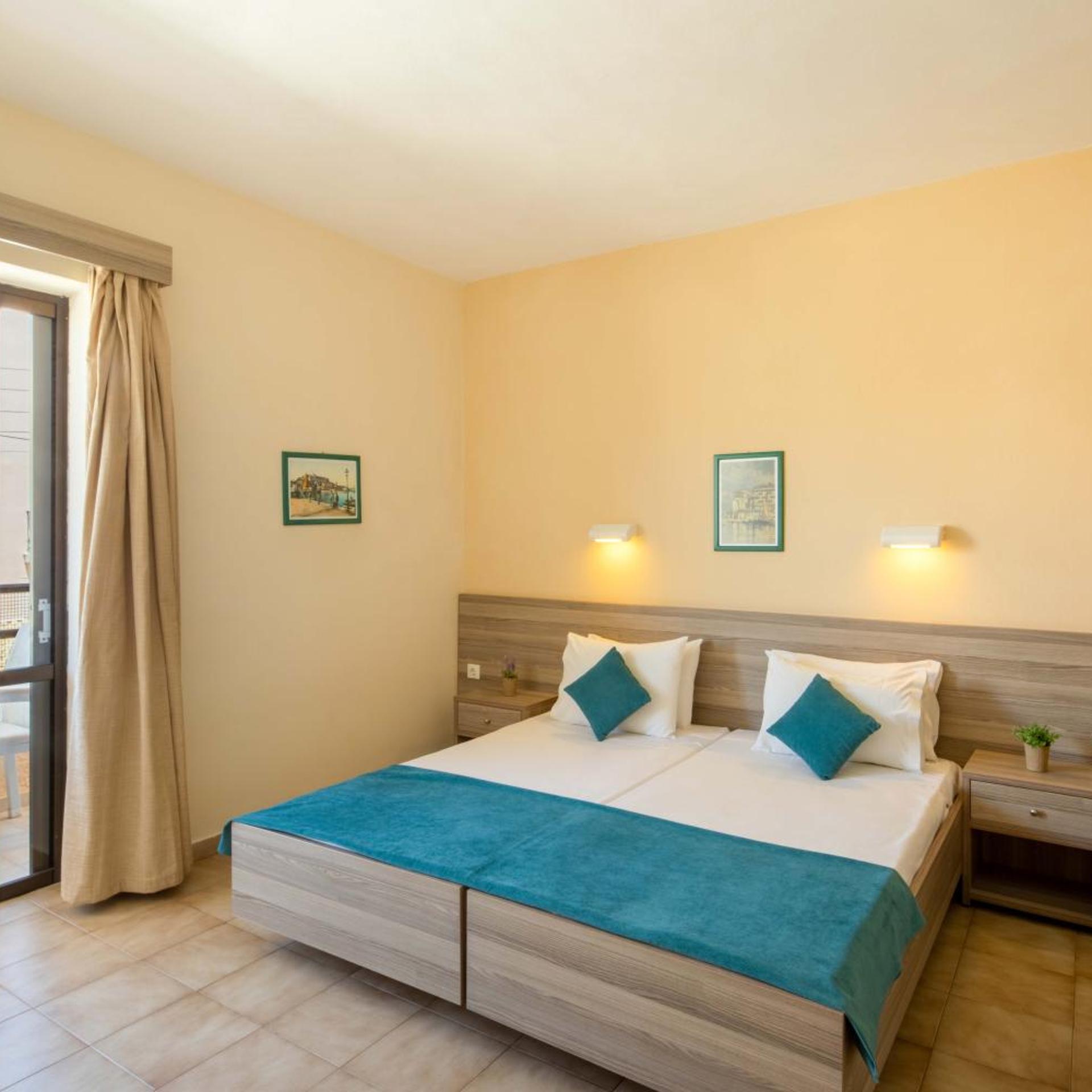 Rossis Beach Hotel 24/58