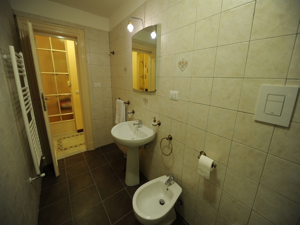 BARONE BED AND BREAKFAST 3/34