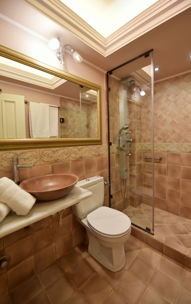 Angelica Boutique Hotel 72/74
