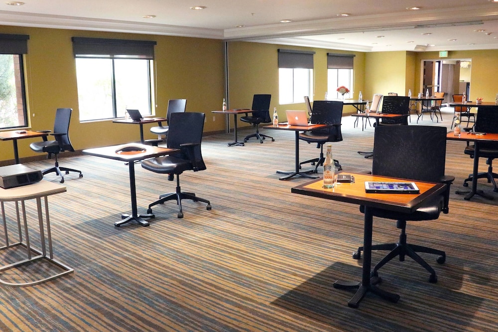 SpringHill Suites Minneapolis West/St. Louis Park 31/34