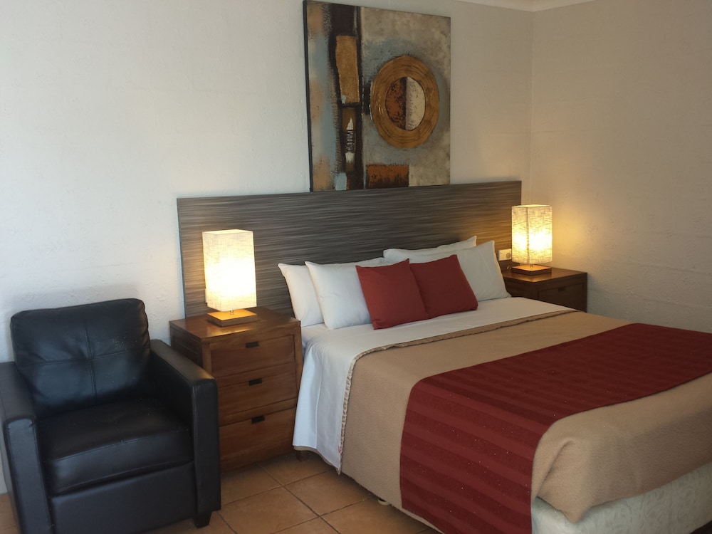 Mid City Motor Inn 14/41