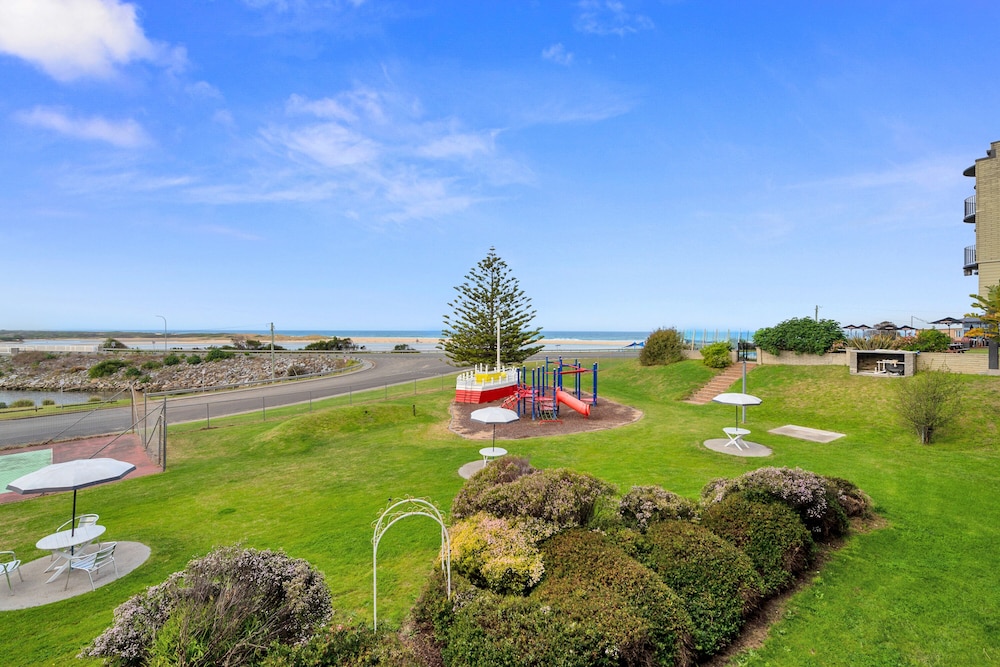 Scamander Beach Resort Hotel 36/49