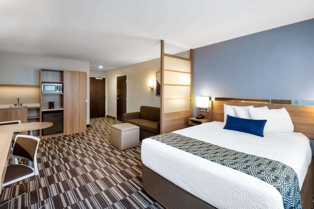 Microtel Inn and Suites by Wyndham Warsaw 12/42