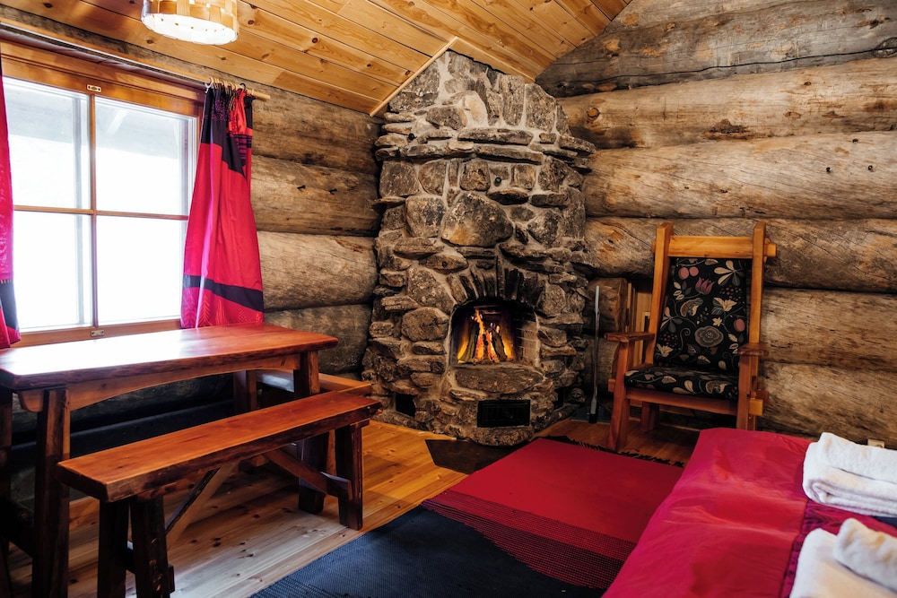 Kakslauttanen Arctic Resort 58/68