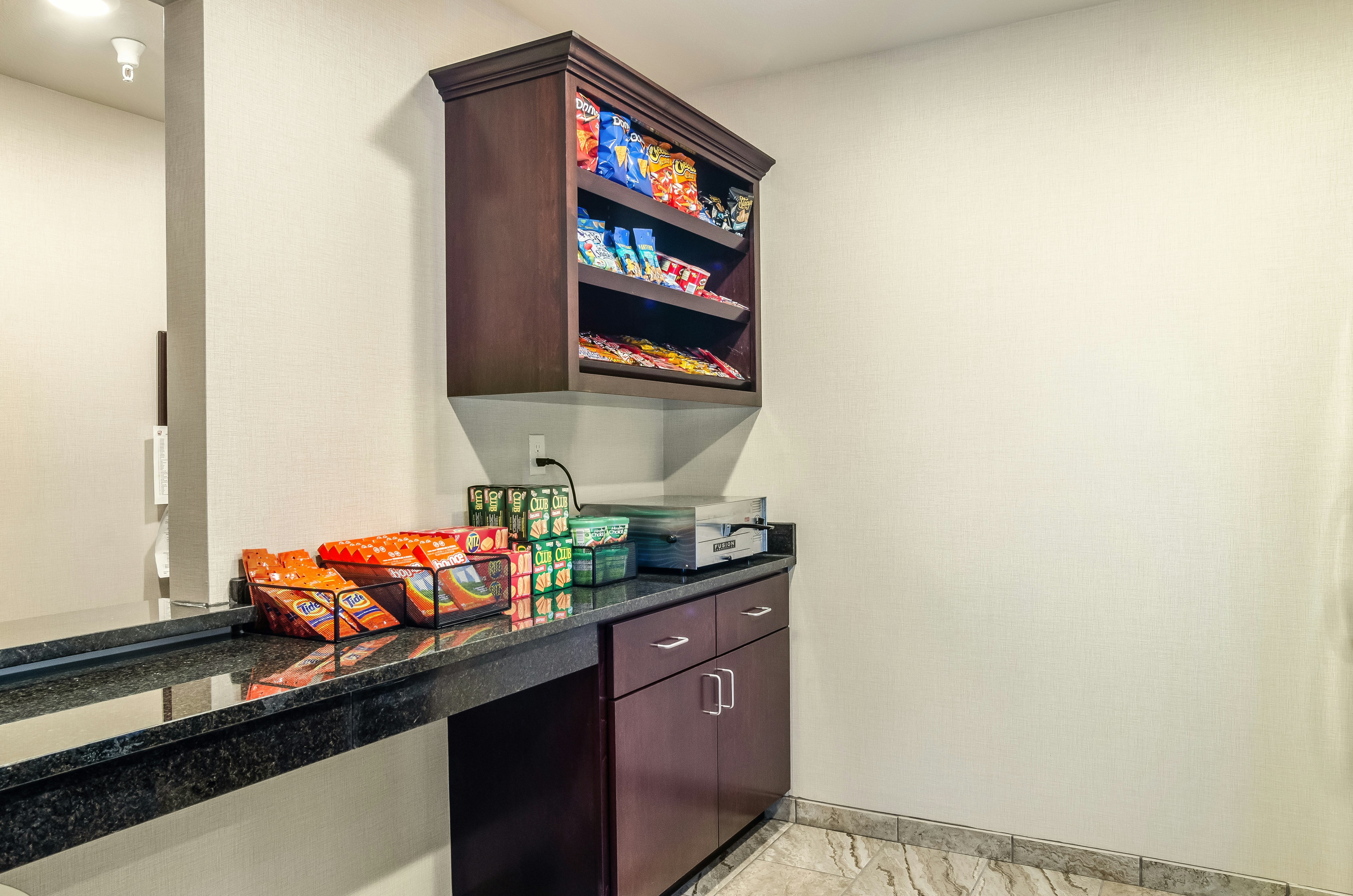Cobblestone Inn & Suites - Bridgeport 24/24