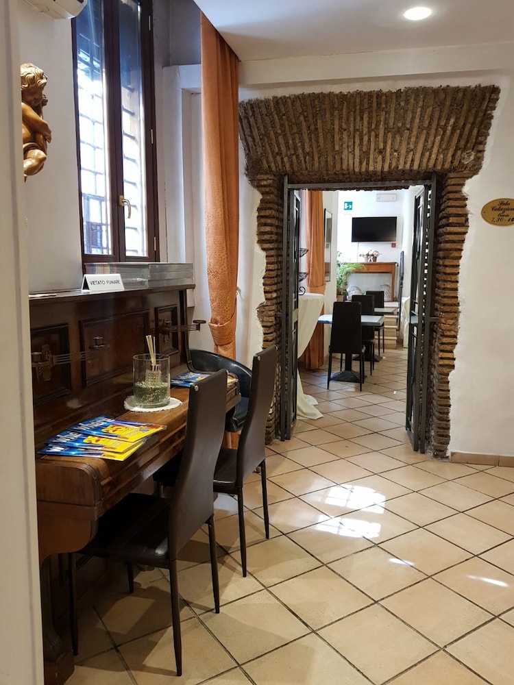 Hotel Julia 49/66