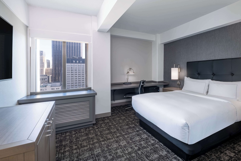 ROOM, DOUBLE BED