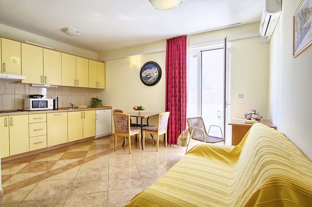 VILLA ERNA 10/61