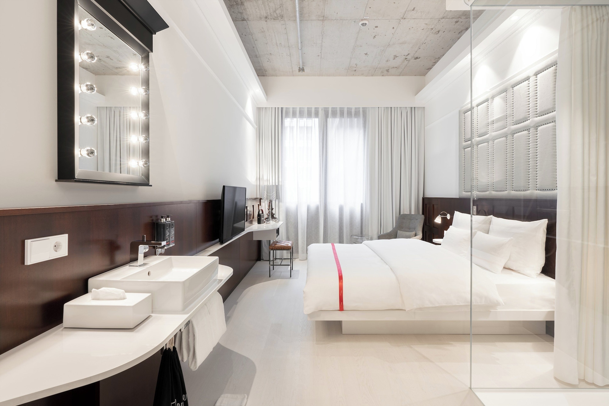 Wow, Double Bed