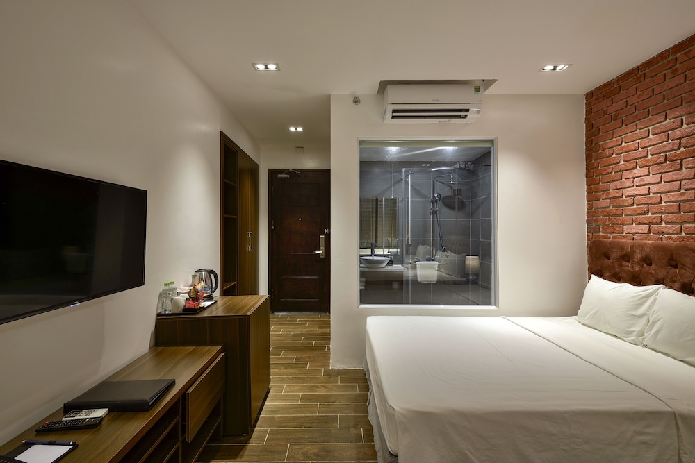 The Marron Hotel 21/50