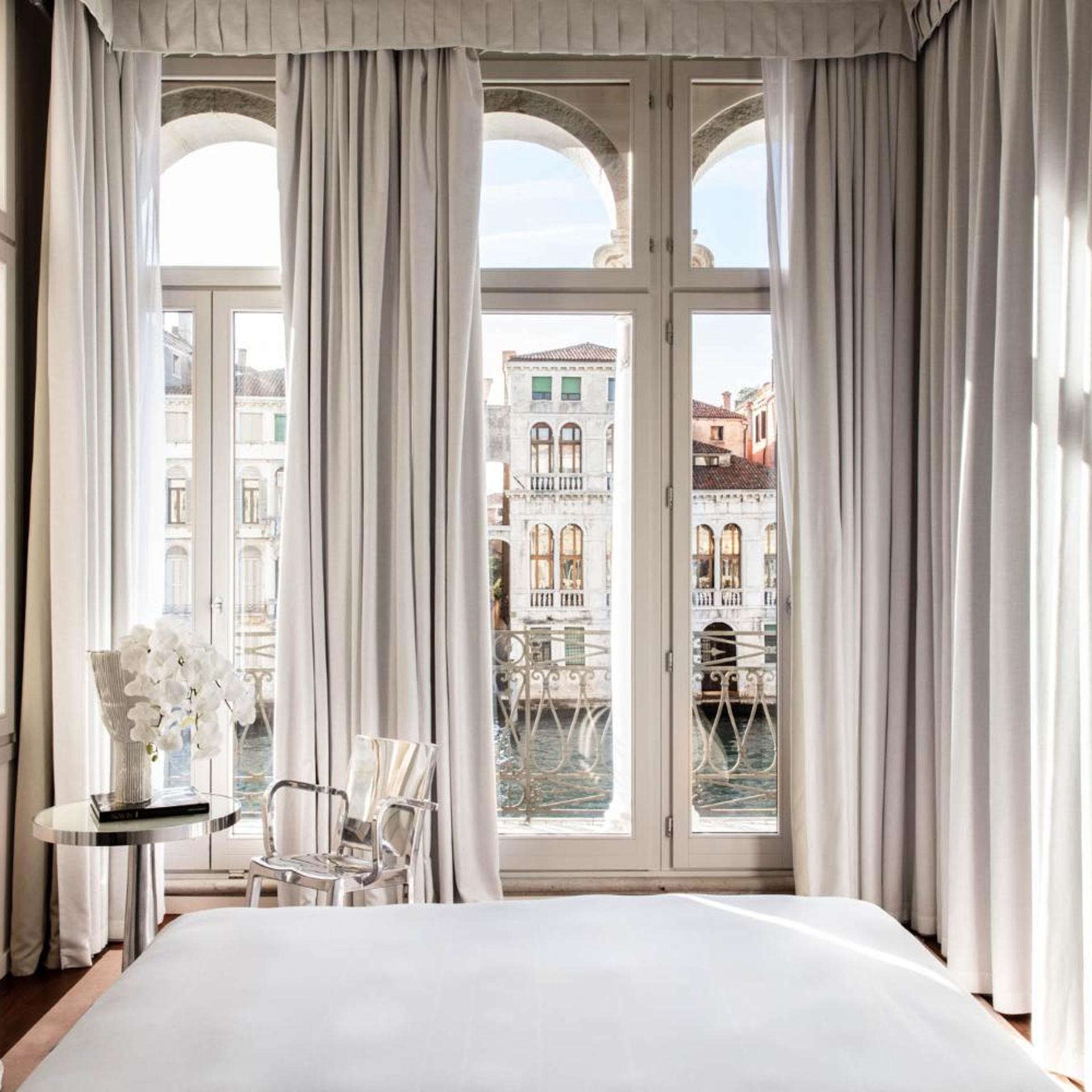 Signature, Grand, Canal, Suite