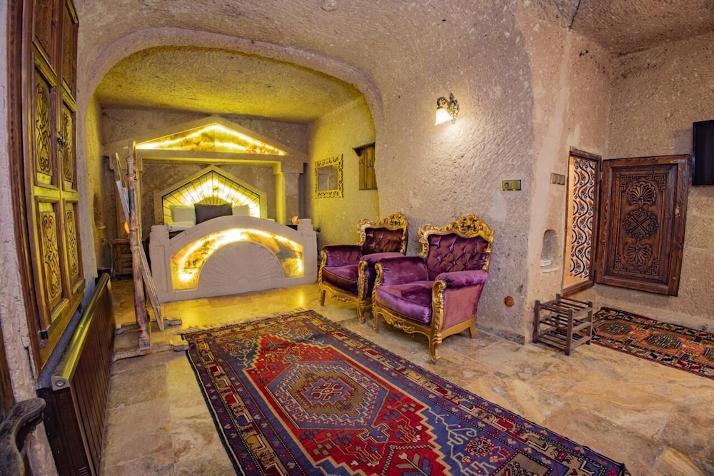 Royal Cave Hotel 31/58