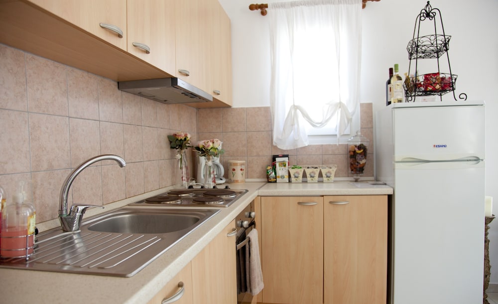 Elenis Village Suites 42/46