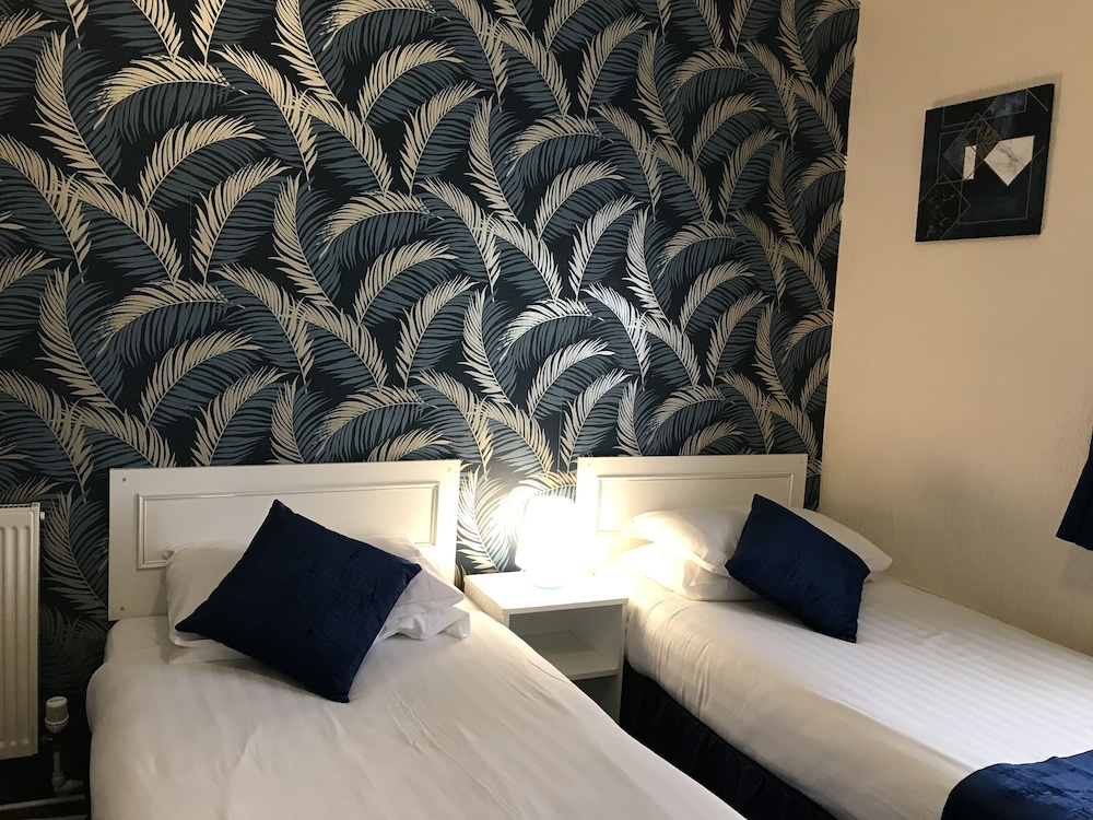 The Feathers Hotel 18/34