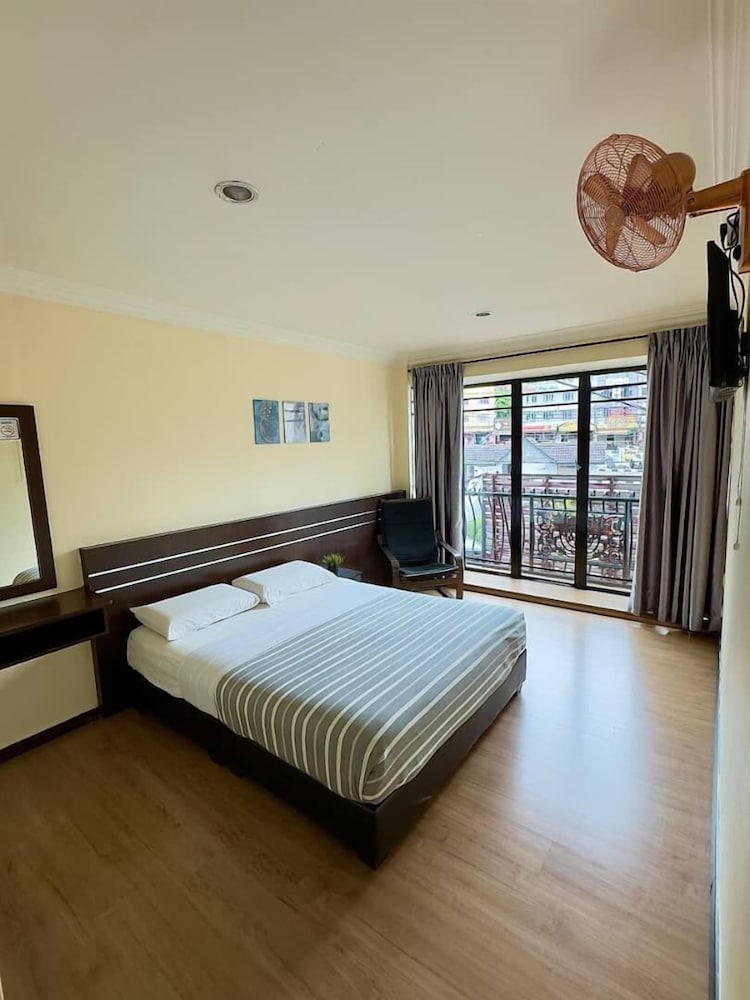 Hong Kong Hotel 21/70