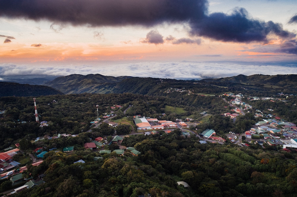 Chira Glamping Monteverde 45/50