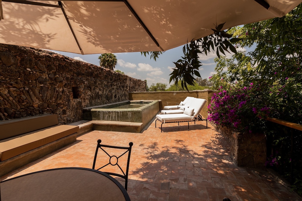 Hotel Hacienda EL Salitre 41/50