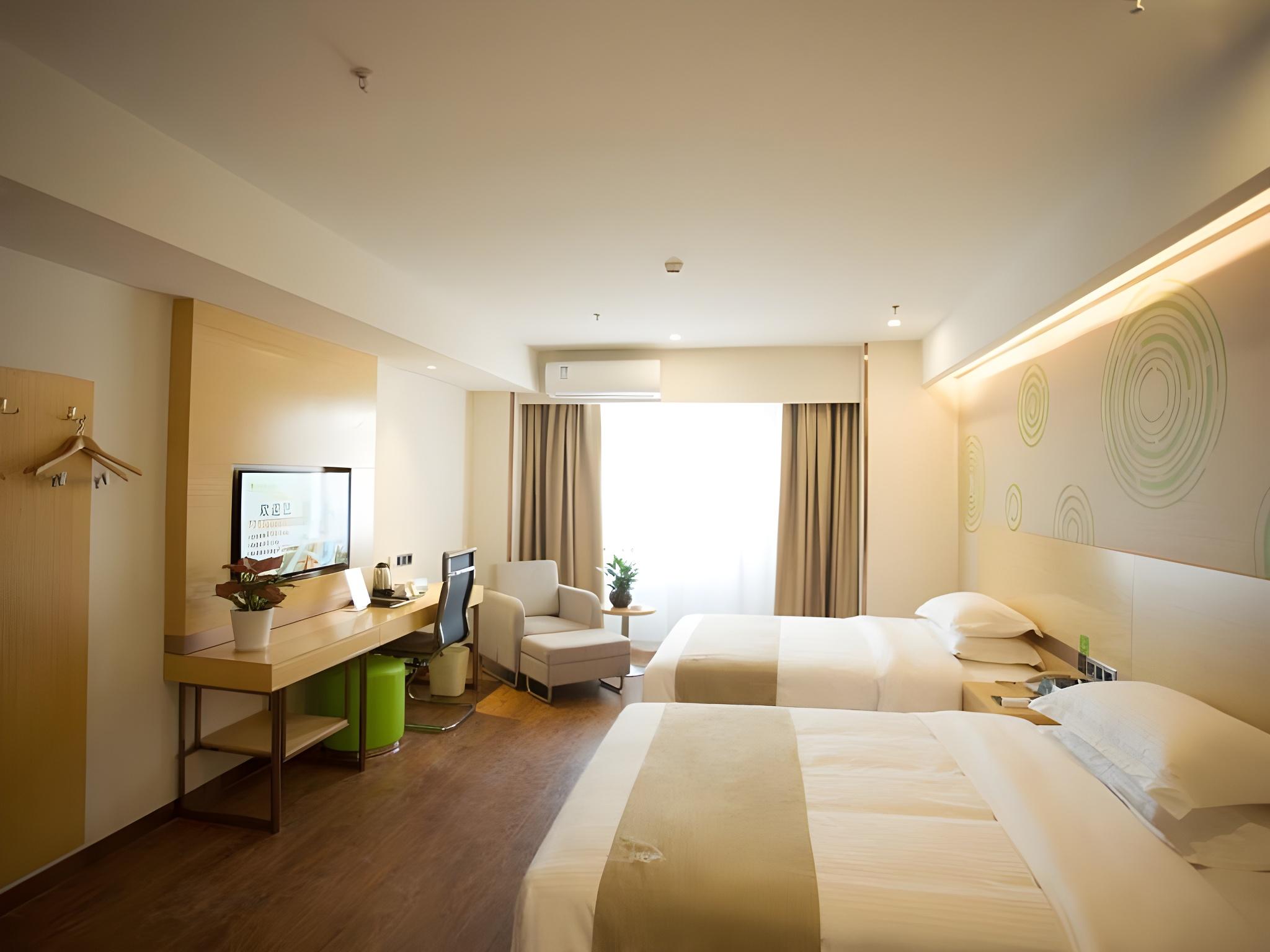 SUPERIOR, QUEEN BED