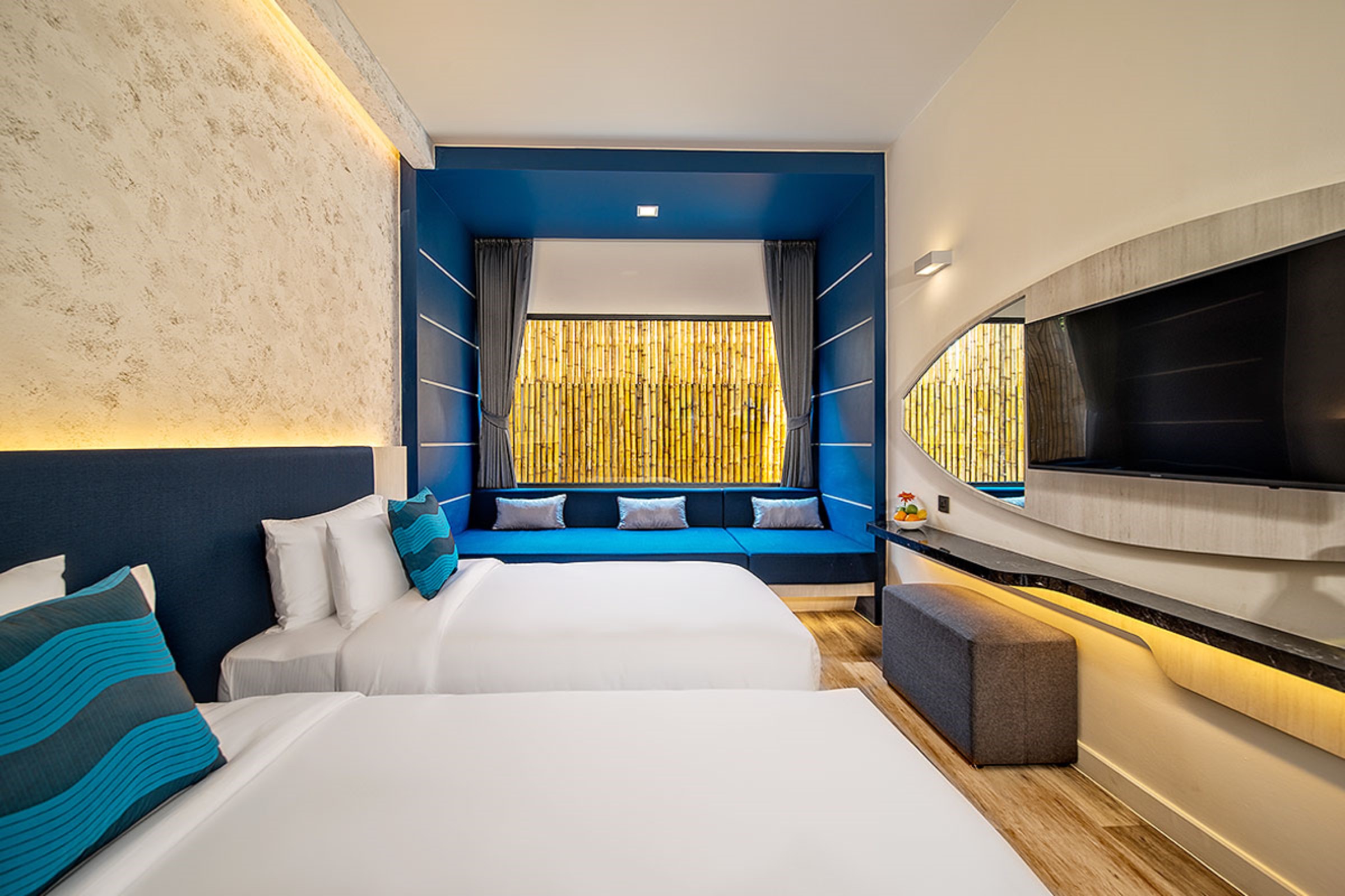 Superior, Triple, Sofa, Hotel Clover Patong Phuket 2/4