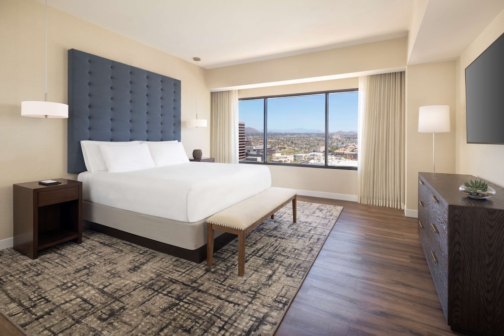 Hyatt Regency Phoenix 5/50