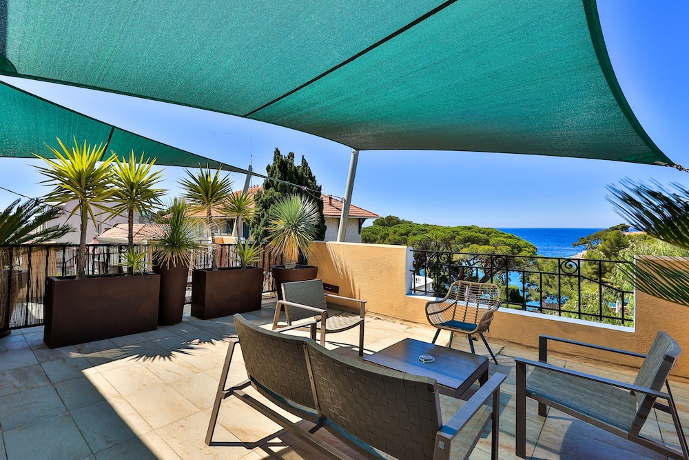 Hotel Provencal 34/50