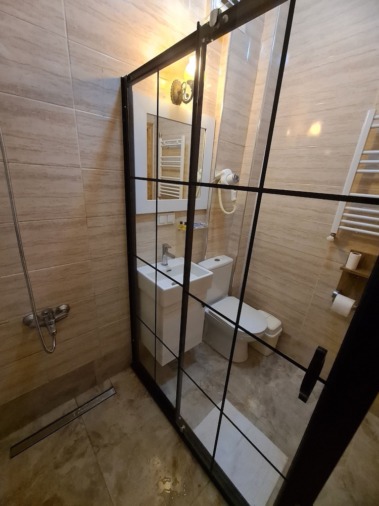 W. House Kadikoy 42/60