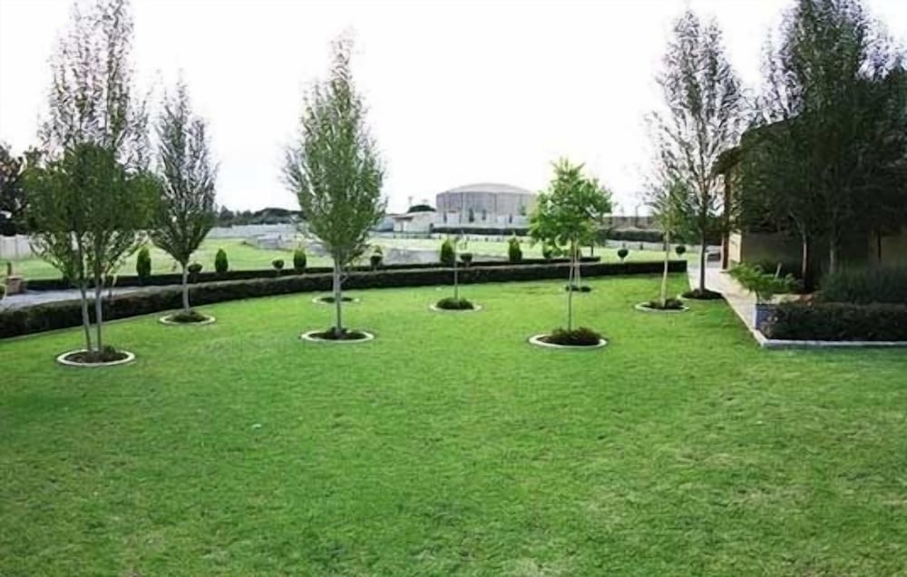 Accolades Boutique Venue 40/49
