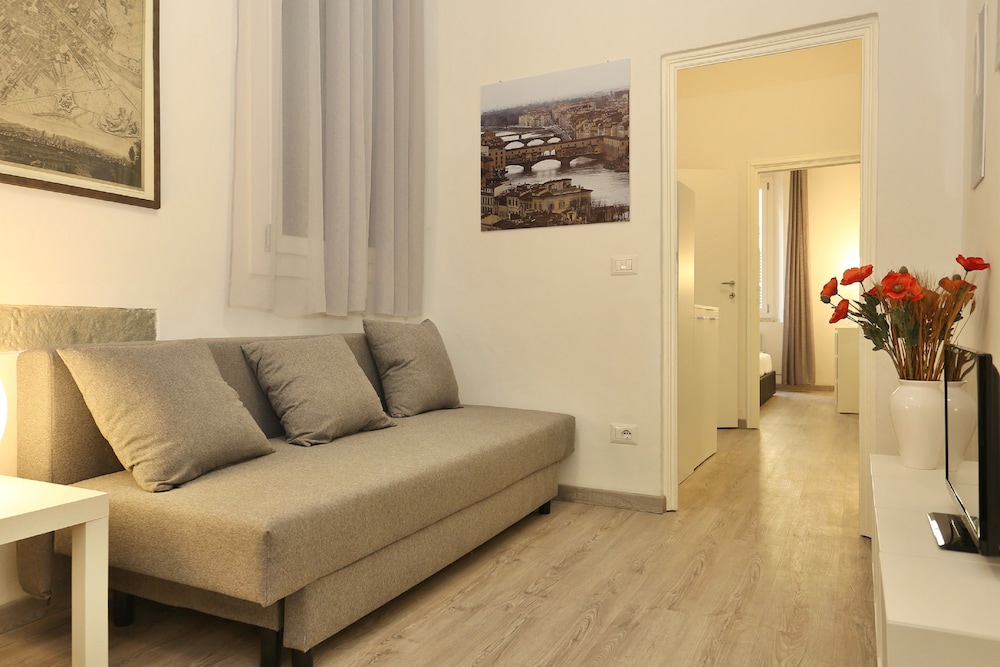Cristina Suite 7/14