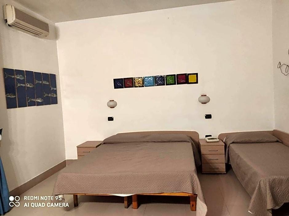 Caporal Hotel 24/35