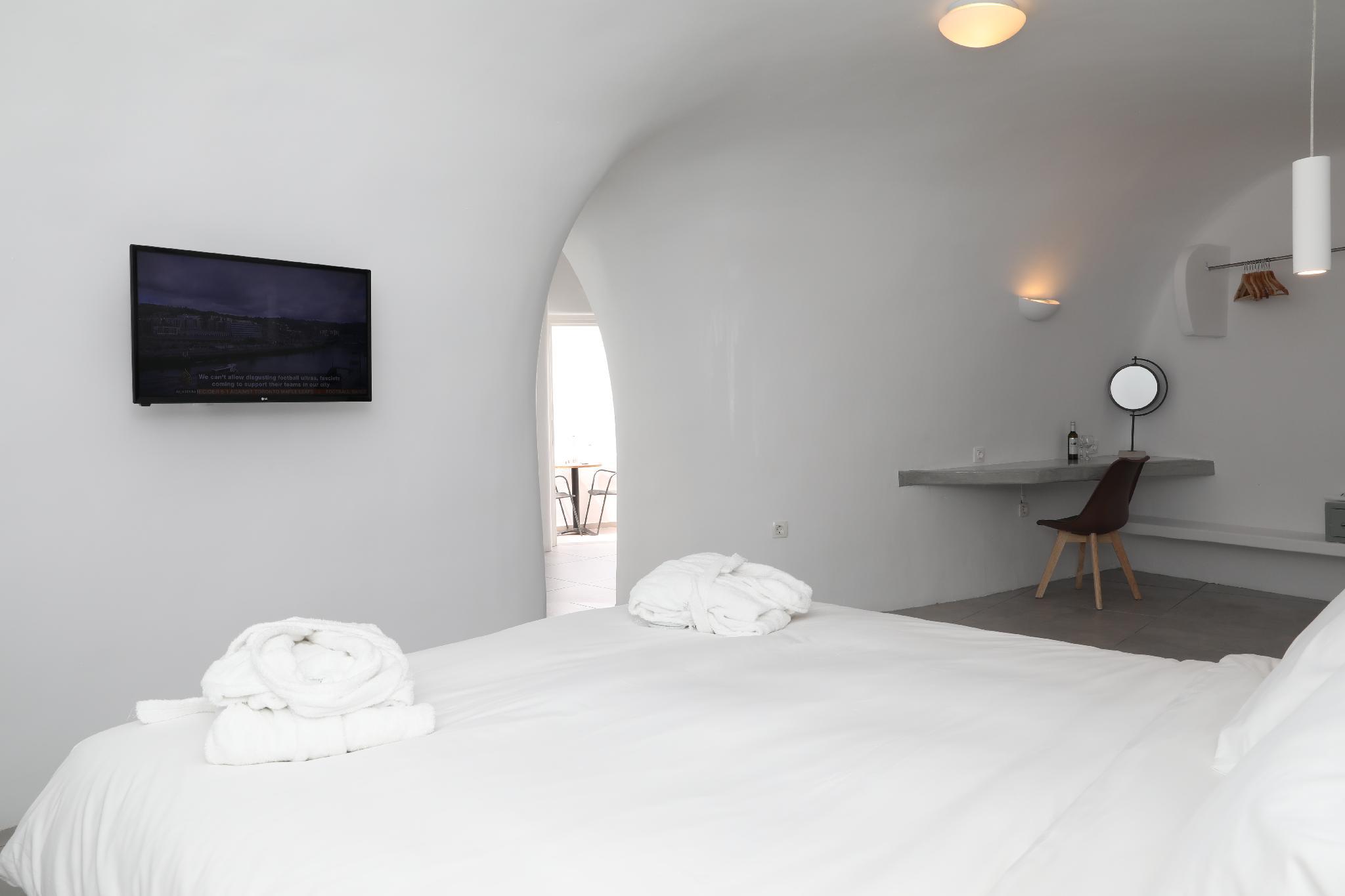 Cave, Suite