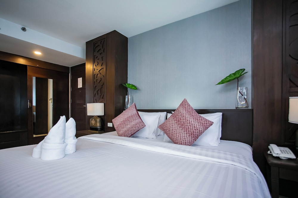 Empress Pattaya Hotel 8/50