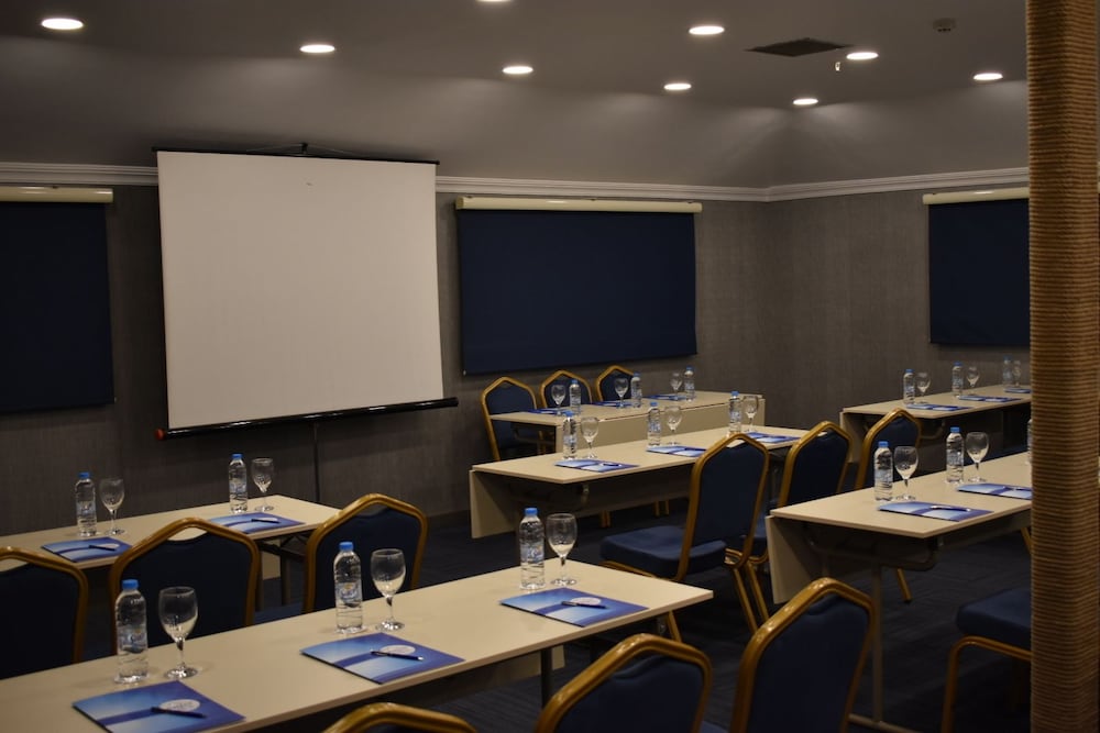 Rhiss Hotel Bostanci 59/64