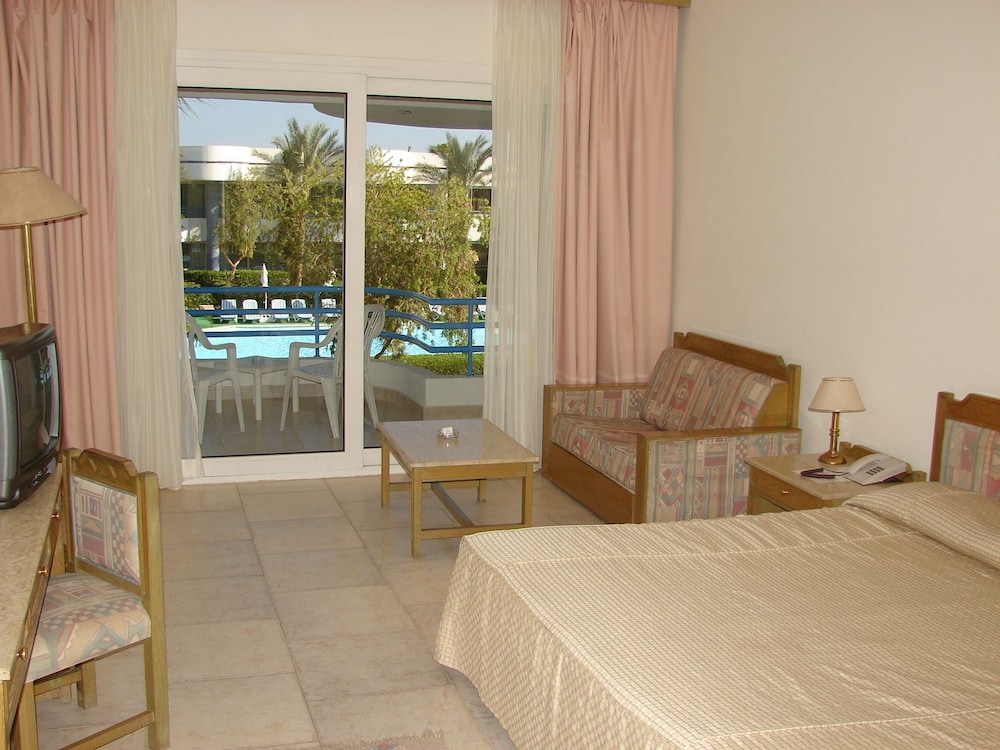 Queen Sharm Resort 34/50
