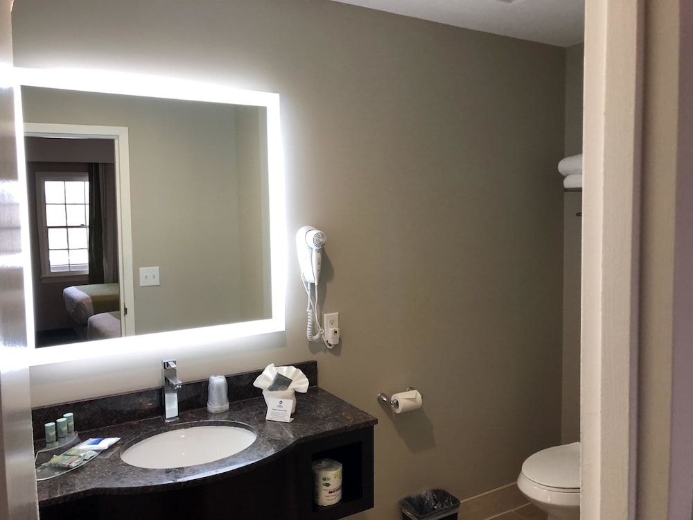 غرفة قياسية بسريرين مزدوجين، Best Western Fort Lee 8/8
