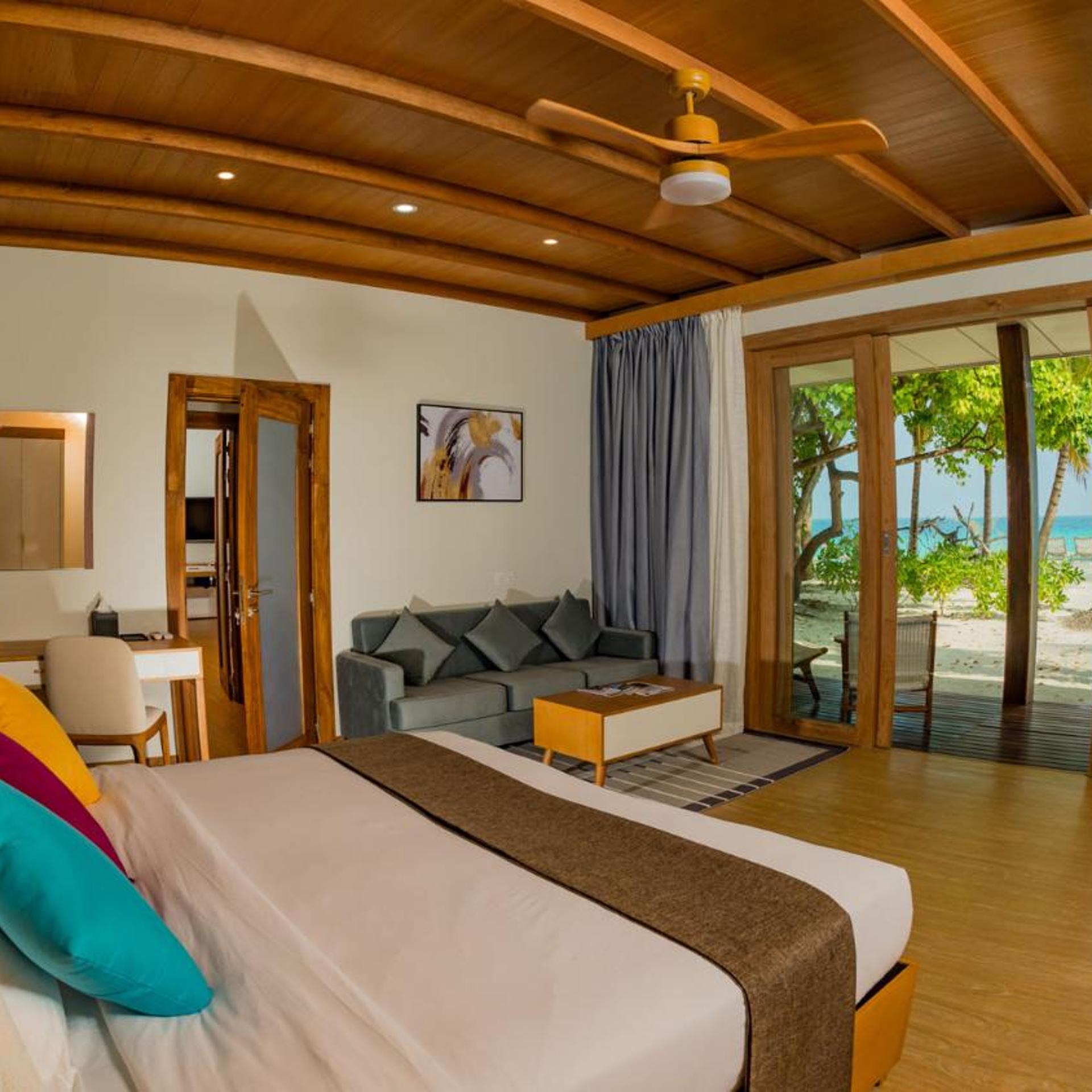 2 Bedrooms, Beach Villa, Family، Fiyavalhu Resort Maldives - All Inclusive 3/5