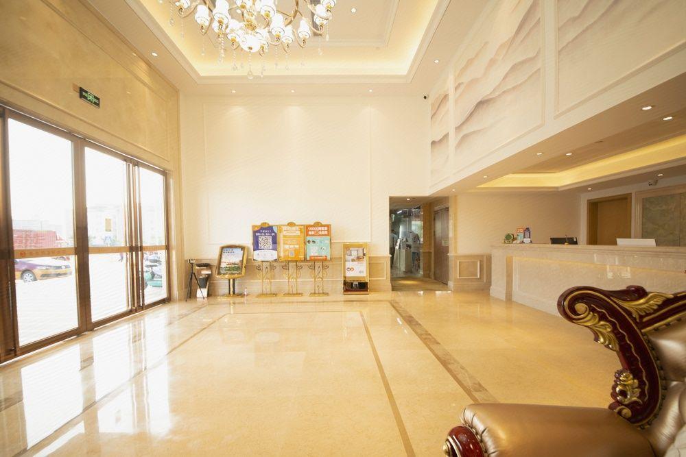 Vienna 3 good hotel (Huizhou three shops) 12/29
