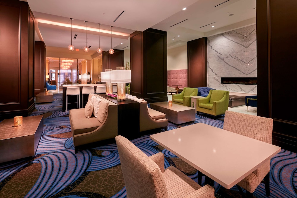 Embassy Suites Louisville Downtown 62/87