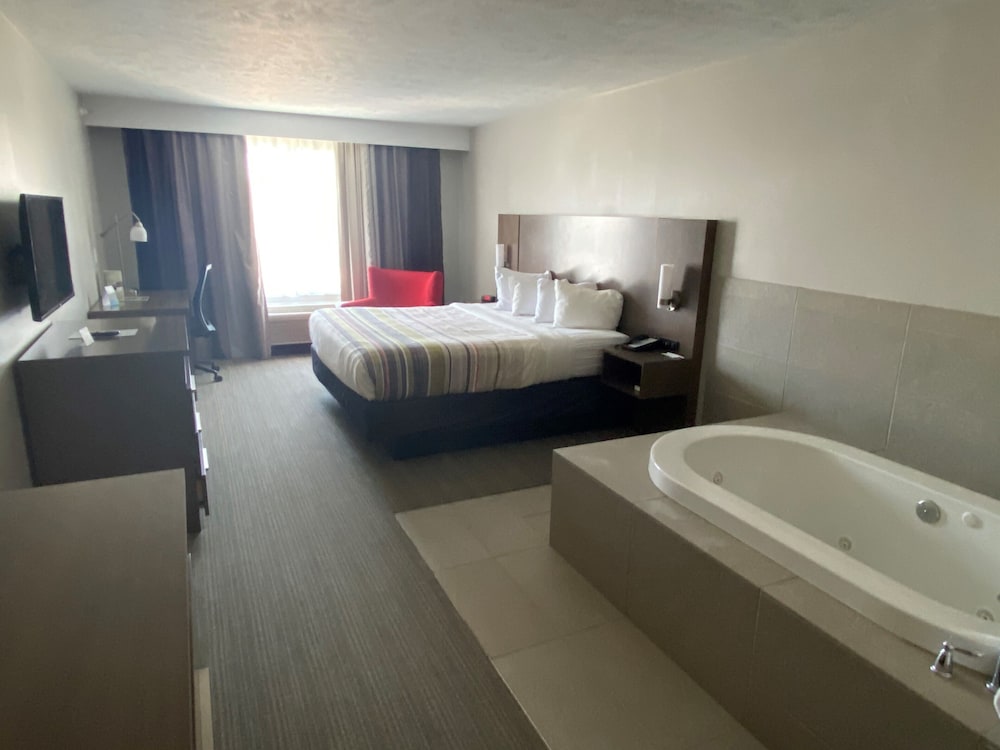 Country Inn and Suites by Radisson Council Bluffs IA 7/30