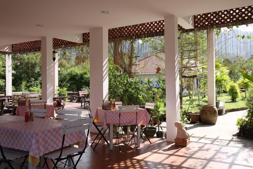Baanchuengkao Resort Ranong 12/29