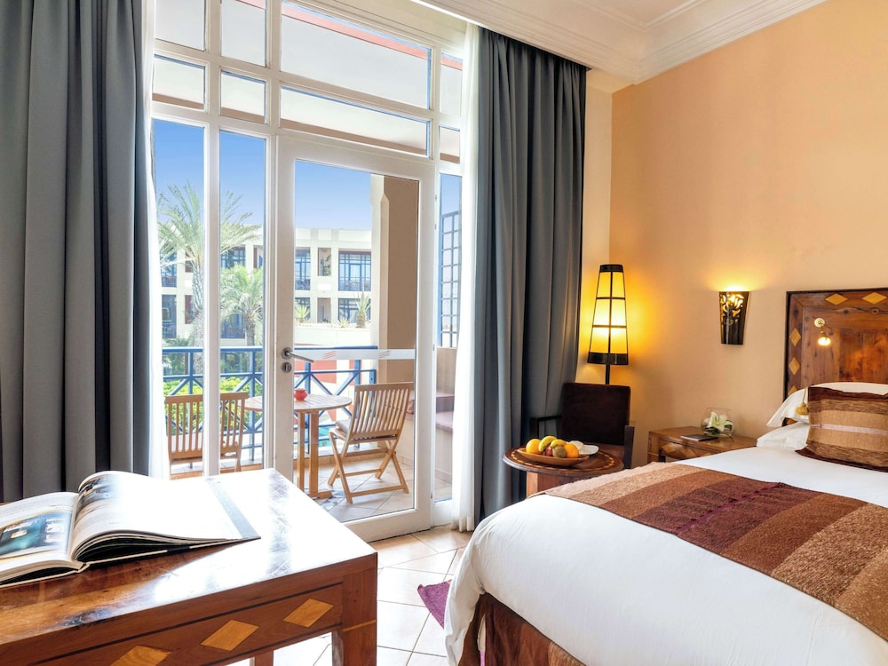 SUPERIOR, KING BED, SEA VIEW