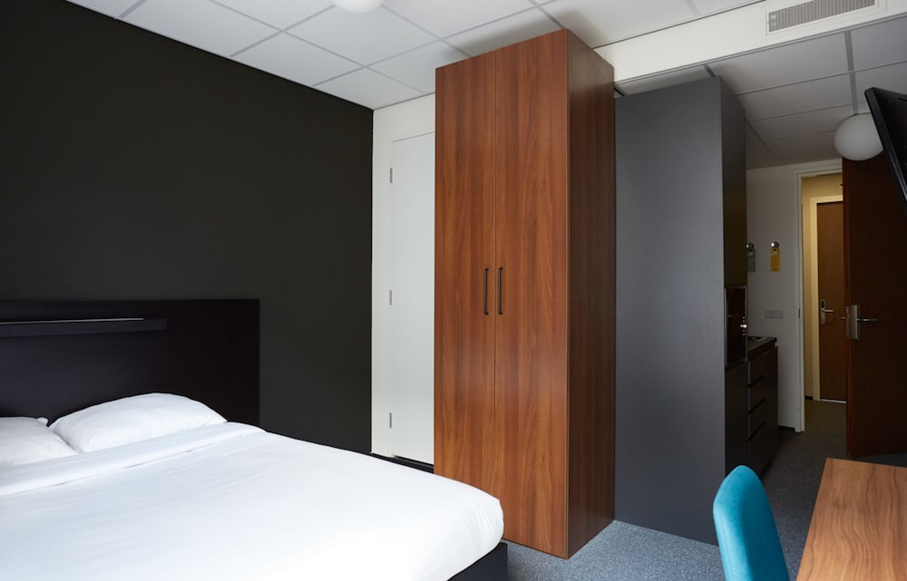 STUDIO, DOUBLE BED