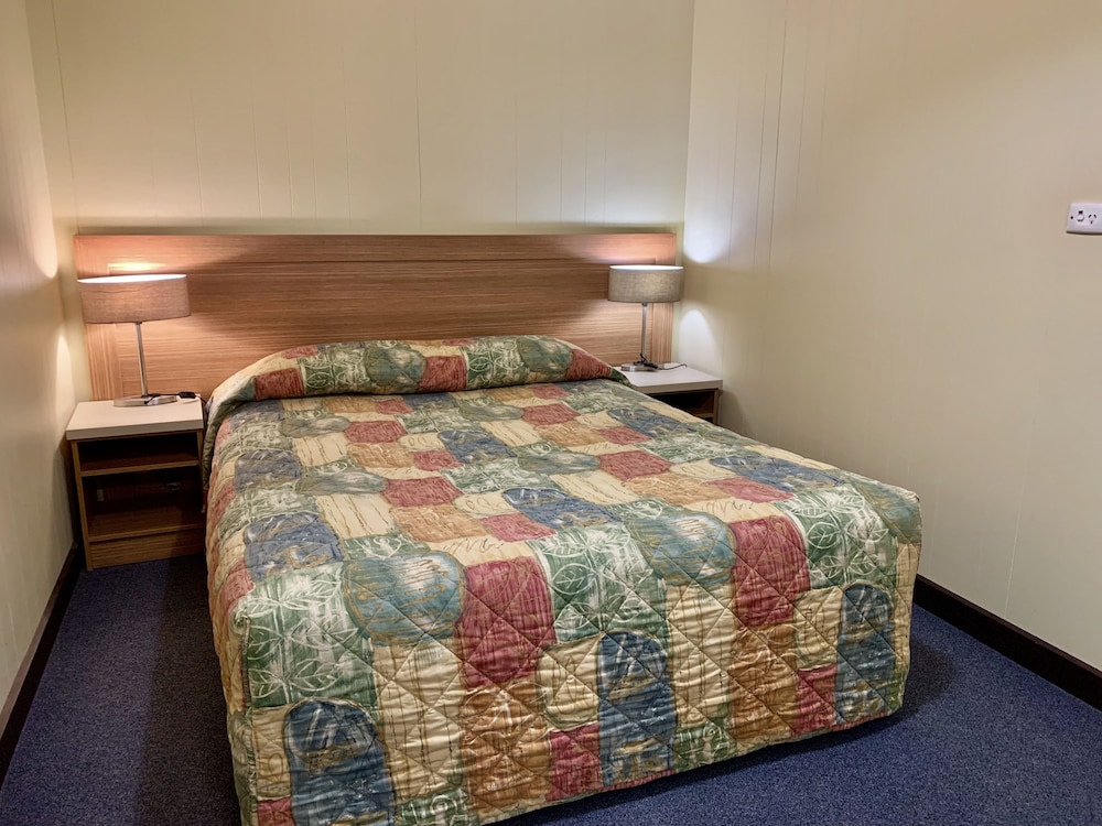 Opal Inn Hotel Motel 21/68