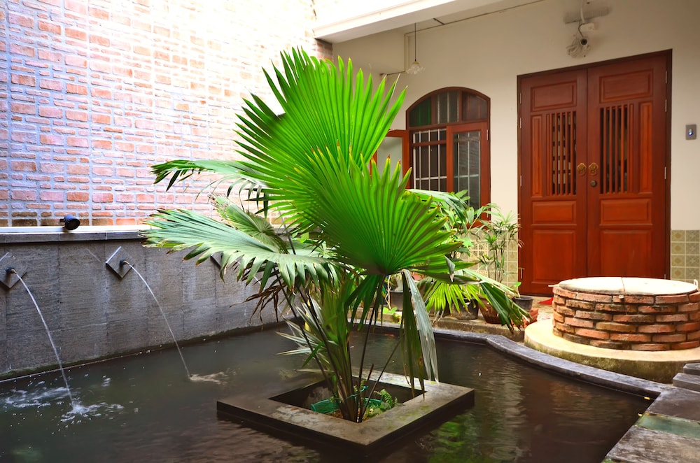 swimming pool spa