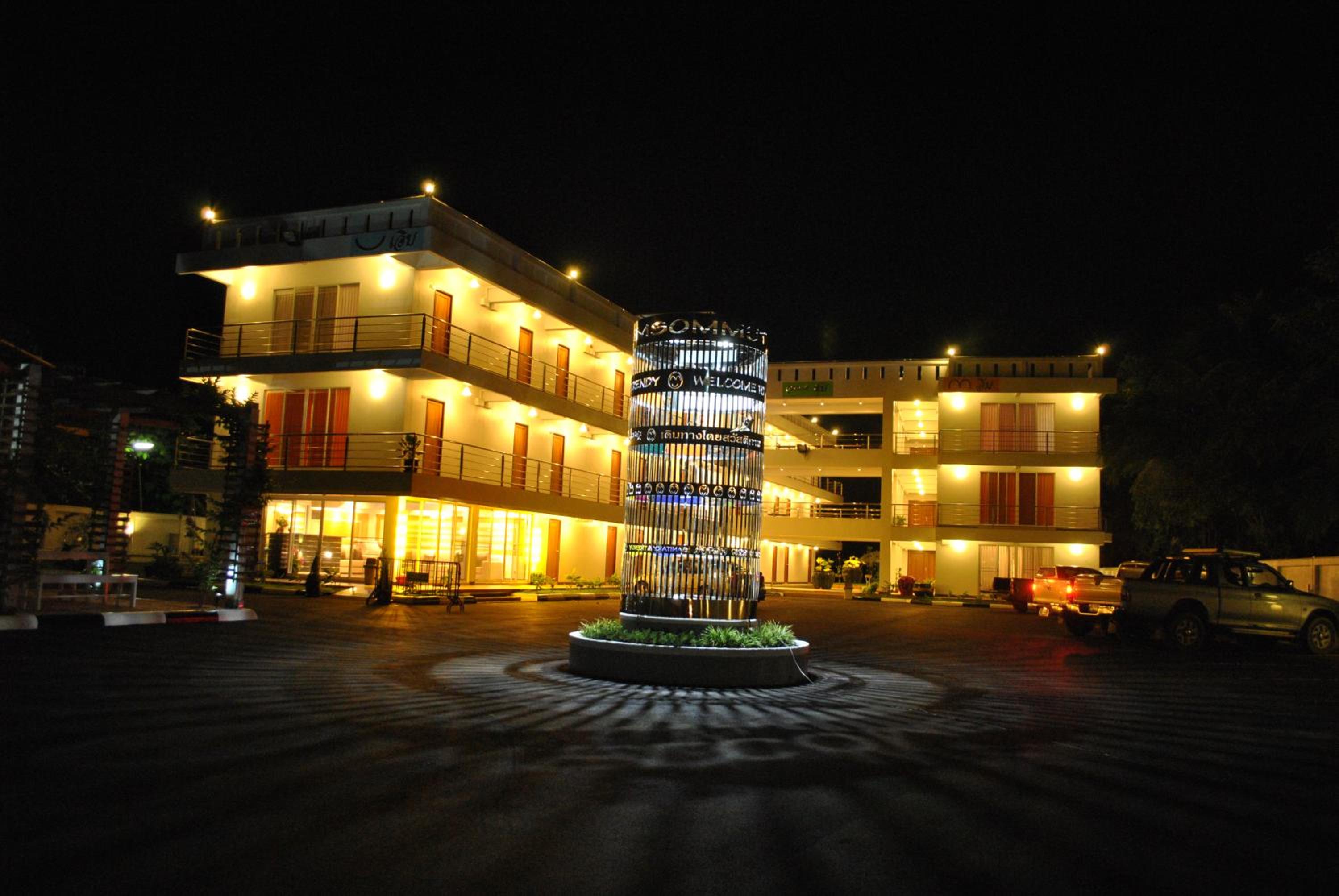 O.U.M. Hotel 1/34