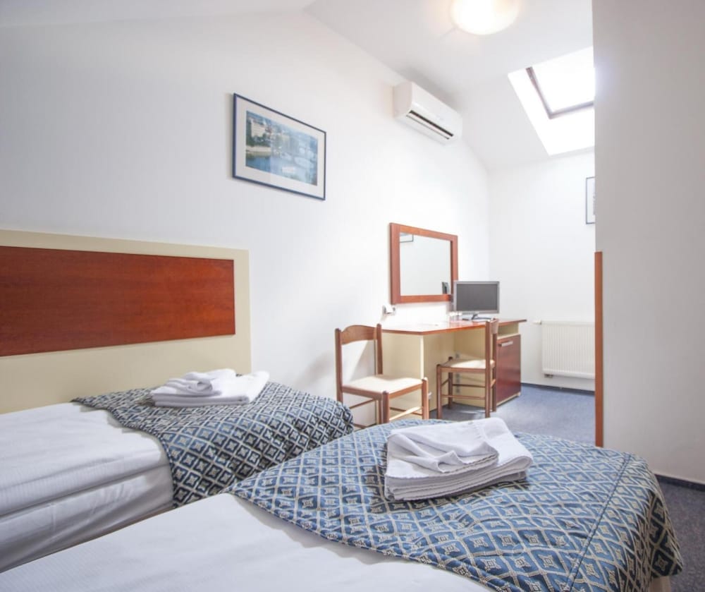 Hotel Atos Praha 14/64